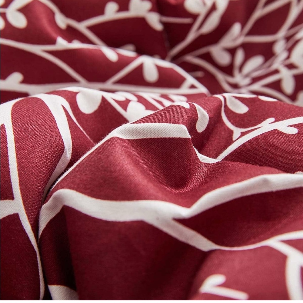 Burgundy Holiday Reversible 7PC Comforter Set-King Size-Great Condition🎄 - Picture 7 of 10